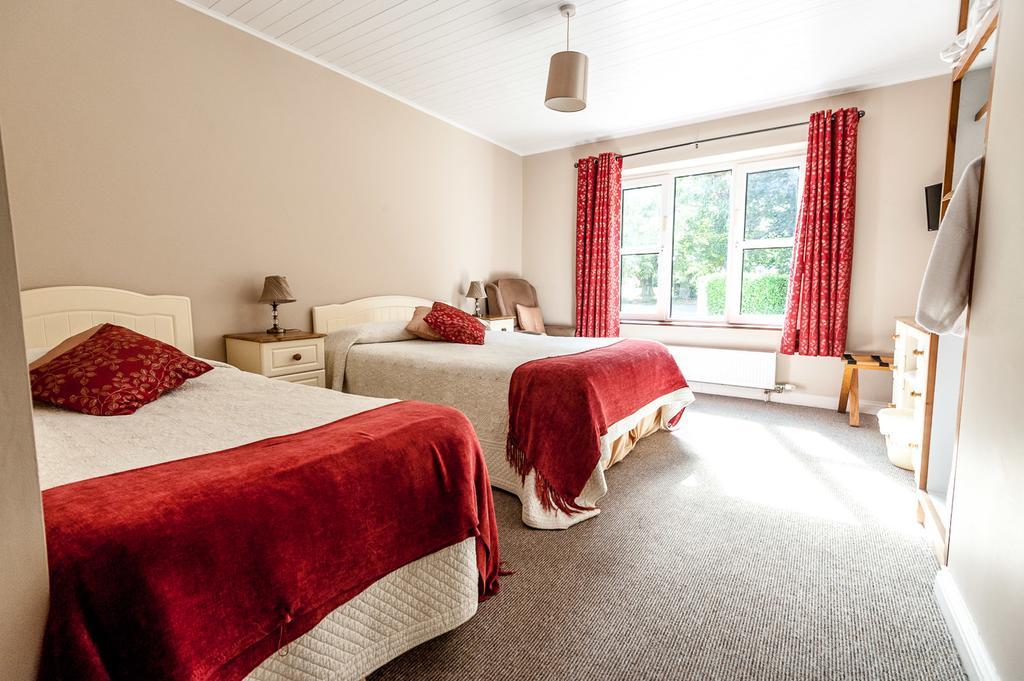 קלונקילטי Macliam Lodge Guesthouse מראה חיצוני תמונה